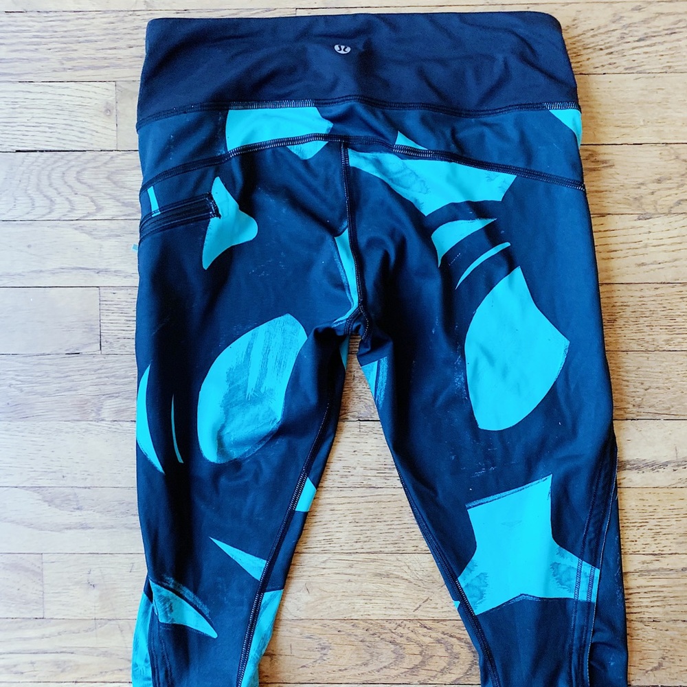 Lululemon Top Speed Crop. Size 6. Peacock Blue